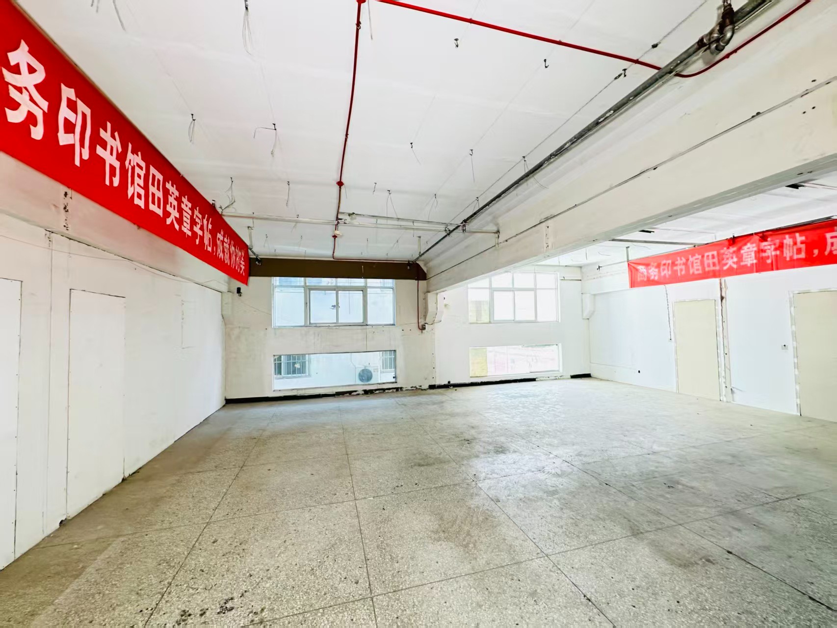 九鼎国际建议再强化“人工智能算力中心、AI应用孵化、数字经济示范园”等产业概念，会更符合产业园招商语言_COPY